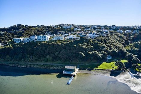 Photo of property in 31 Pendennis Point, Camborne, Porirua, 5026