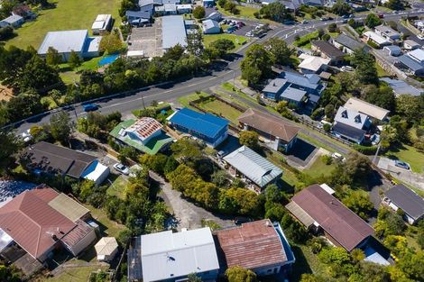 Photo of property in 83 Target Road, Totara Vale, Auckland, 0629