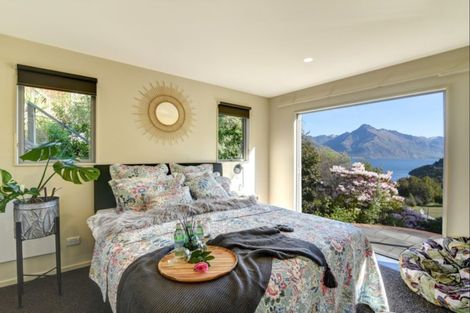 Photo of property in 14b Mckerrow Place, Sunshine Bay, Queenstown, 9300