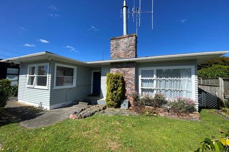 Photo of property in 19 Great North Road, Saint Johns Hill, Whanganui, 4501