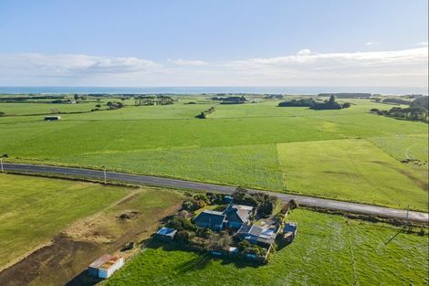 Photo of property in 7210 South Road, Warea, New Plymouth, 4381