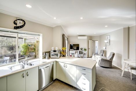 Photo of property in 5 Flemington Place, Taradale, Napier, 4112