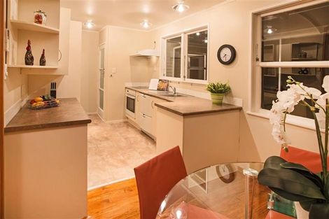 Photo of property in 115 Gossamer Drive, Pakuranga Heights, Auckland, 2010