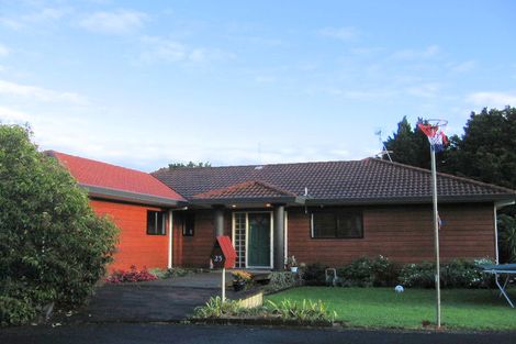 Photo of property in 25 Hurstbourn Priors, Goodwood Heights, Auckland, 2105