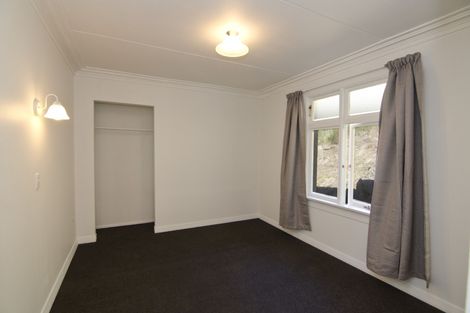 Photo of property in 89 Branxholm Street, Roxburgh, 9500