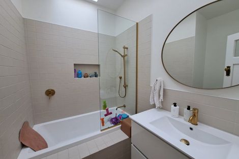 Photo of property in 15 Beatrix Street, Avondale, Auckland, 1026