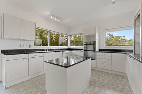 Photo of property in 40 Montgomery Avenue, Rothesay Bay, Auckland, 0630