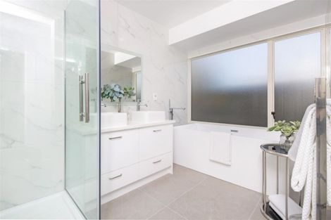 Photo of property in 9 Camerton Close, Northpark, Auckland, 2013