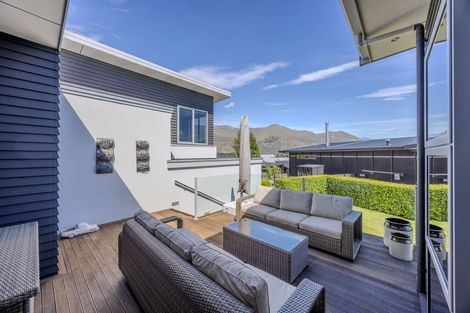 Photo of property in 5 Pearce Place, Wanaka, 9305