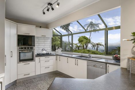 Photo of property in 31 Turanga Road, Henderson Valley, Auckland, 0612