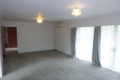 Photo of property in 42 James Evans Drive, Northcote, Auckland, 0627