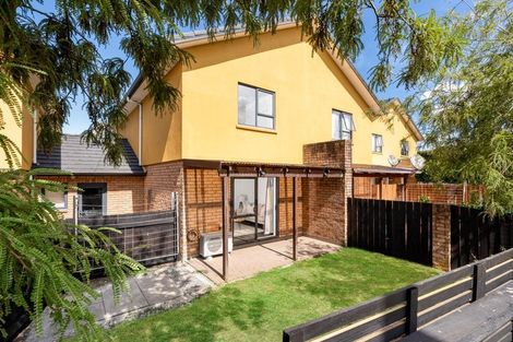 Photo of property in 1/4 Charlenne Close, Ranui, Auckland, 0612