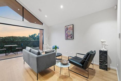 Photo of property in 15c Kiri Place, Mairangi Bay, Auckland, 0630