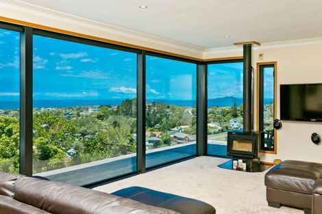 Photo of property in 969 East Coast Road, Torbay, Auckland, 0630