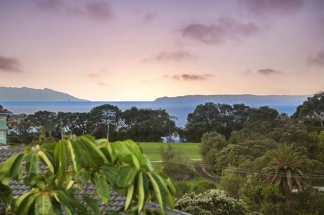 Photo of property in 1/47 Eastcliffe Road, Castor Bay, Auckland, 0620