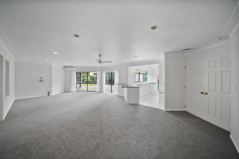 Photo of property in 20 Yarlside Place, Northpark, Auckland, 2013