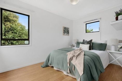 Photo of property in 8 Fortunes Road, Half Moon Bay, Auckland, 2012