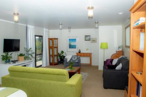 Photo of property in 33 Kyle Road, Waipukurau, 4281