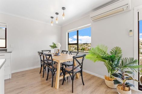 Photo of property in 239 Vipond Road, Stanmore Bay, Whangaparaoa, 0932