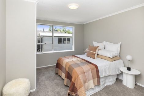 Photo of property in 17 Banks Place, Rangiora, 7400