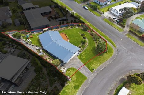 Photo of property in 2 Sunset Terrace, Waikanae Beach, Waikanae, 5036