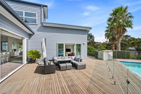 Photo of property in 17a Churchouse Road, Greenhithe, Auckland, 0632