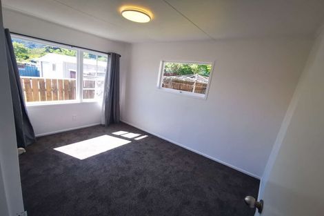 Photo of property in 33 Stockdale Street, Wainuiomata, Lower Hutt, 5014