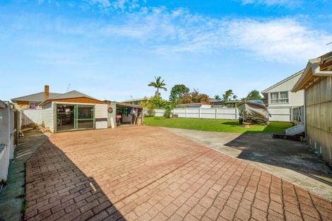 Photo of property in 12 Ussher Place, Pakuranga Heights, Auckland, 2010