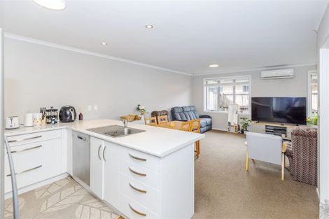 Photo of property in 9/27 Jones Crescent, Melville, Hamilton, 3206