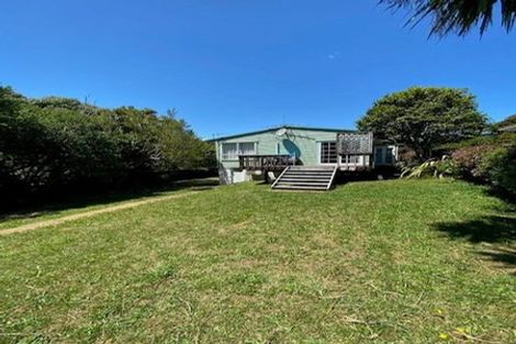 Photo of property in 37 Ranui Terrace, Tawa, Wellington, 5028