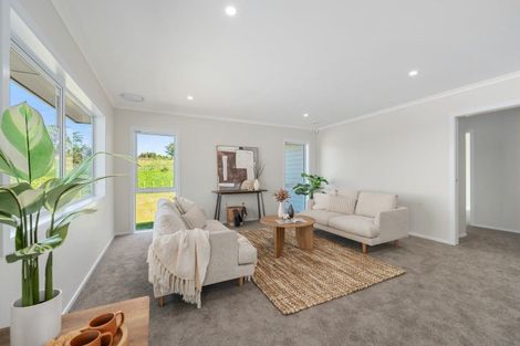 Photo of property in 30 Henderson Street, Kimbolton, 4774