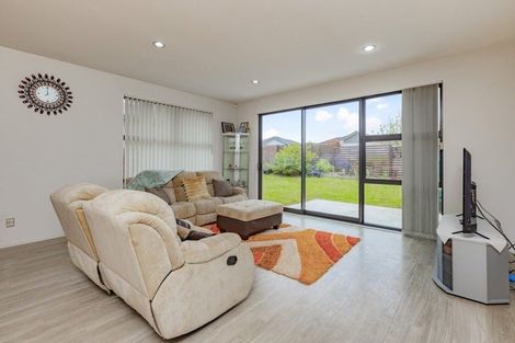 Photo of property in 117 Parkhaven Drive, Rosehill, Papakura, 2113