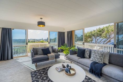 Photo of property in 67 Queens Road, Waikanae Beach, Waikanae, 5036