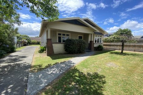 Photo of property in 27 Milverton Avenue, Hokowhitu, Palmerston North, 4410