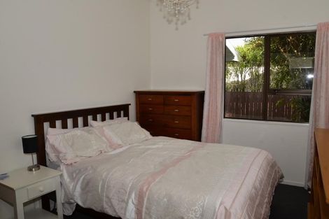 Photo of property in 6 Antilla Place, Half Moon Bay, Auckland, 2012