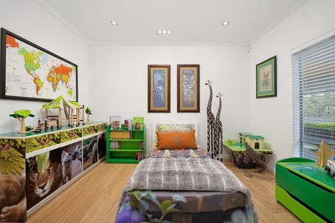 Photo of property in 7 Burgundy Park Avenue, Henderson, Auckland, 0612