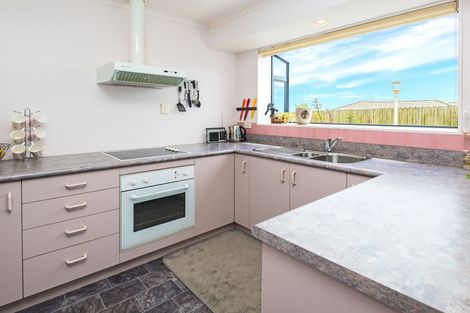 Photo of property in 21 Pitt Avenue, Clendon Park, Auckland, 2103