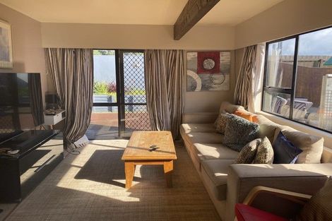 Photo of property in 27b Mana Esplanade, Paremata, Porirua, 5026