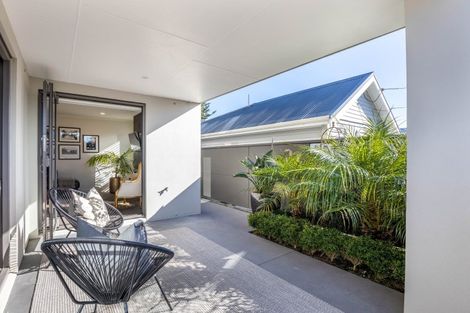 Photo of property in 12 Autere Street, Strandon, New Plymouth, 4312