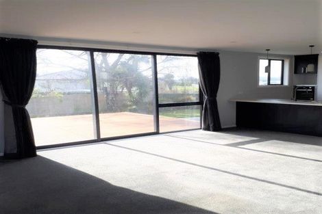 Photo of property in 28 Mattingley Street, Aranui, Christchurch, 8061