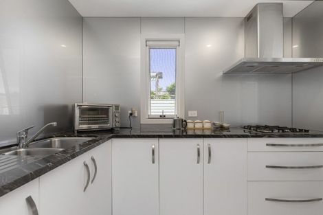 Photo of property in 28 Magnolia Rise, Waipahihi, Taupo, 3330