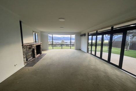 Photo of property in 3 Briar Bank Drive, Wanaka, 9305