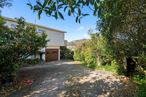 Photo of property in 1 Fyvie Avenue, Tawa, Wellington, 5028