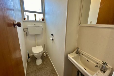 Photo of property in 81 Edmonton Road, Henderson, Auckland, 0612