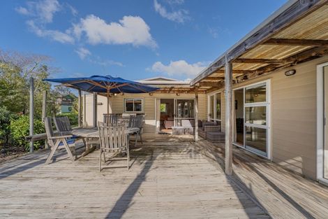 Photo of property in 30 Oyster Drive, Cooks Beach, Whitianga, 3591