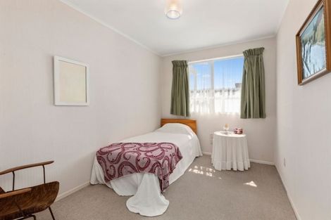 Photo of property in 2/382 Stokes Valley, Stokes Valley, Lower Hutt, 5019