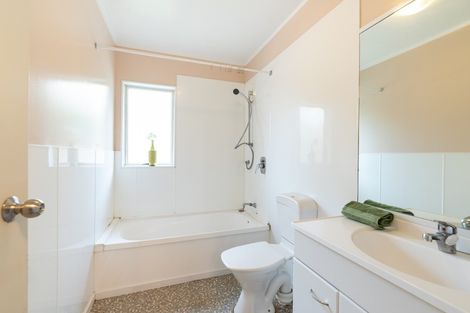 Photo of property in 76 Colwill Road, Massey, Auckland, 0614