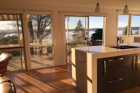 Photo of property in 5 Naera Place, Kawaha Point, Rotorua, 3010