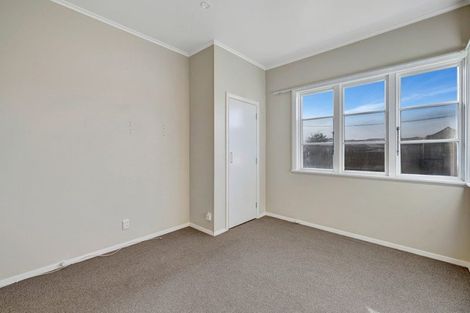 Photo of property in 12 Hardy Street, New Brighton, Christchurch, 8061
