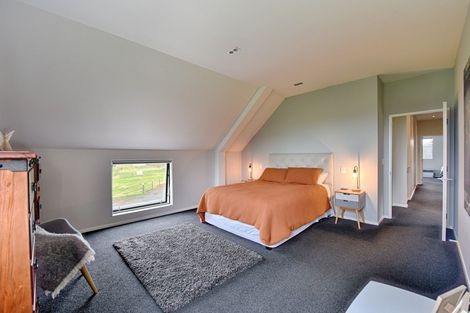 Photo of property in 92 Sinclair Road, Browns, Winton, 9782